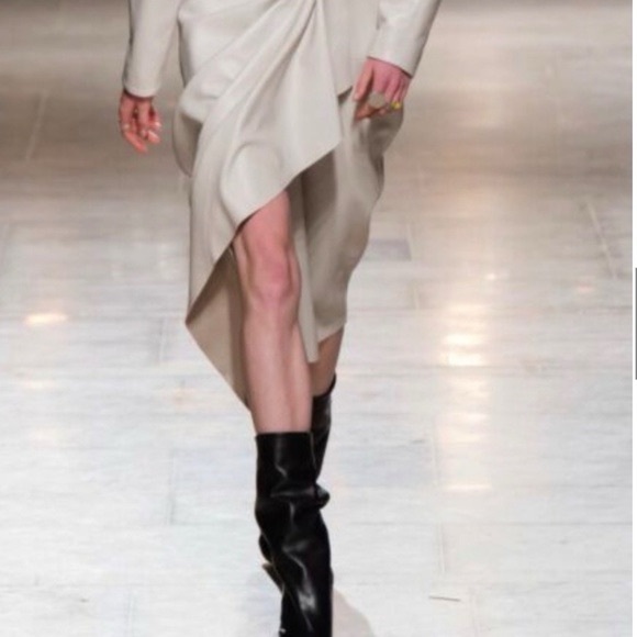 Isabel Marant Sleek Black Heeled Boots - Picture 3 of 6